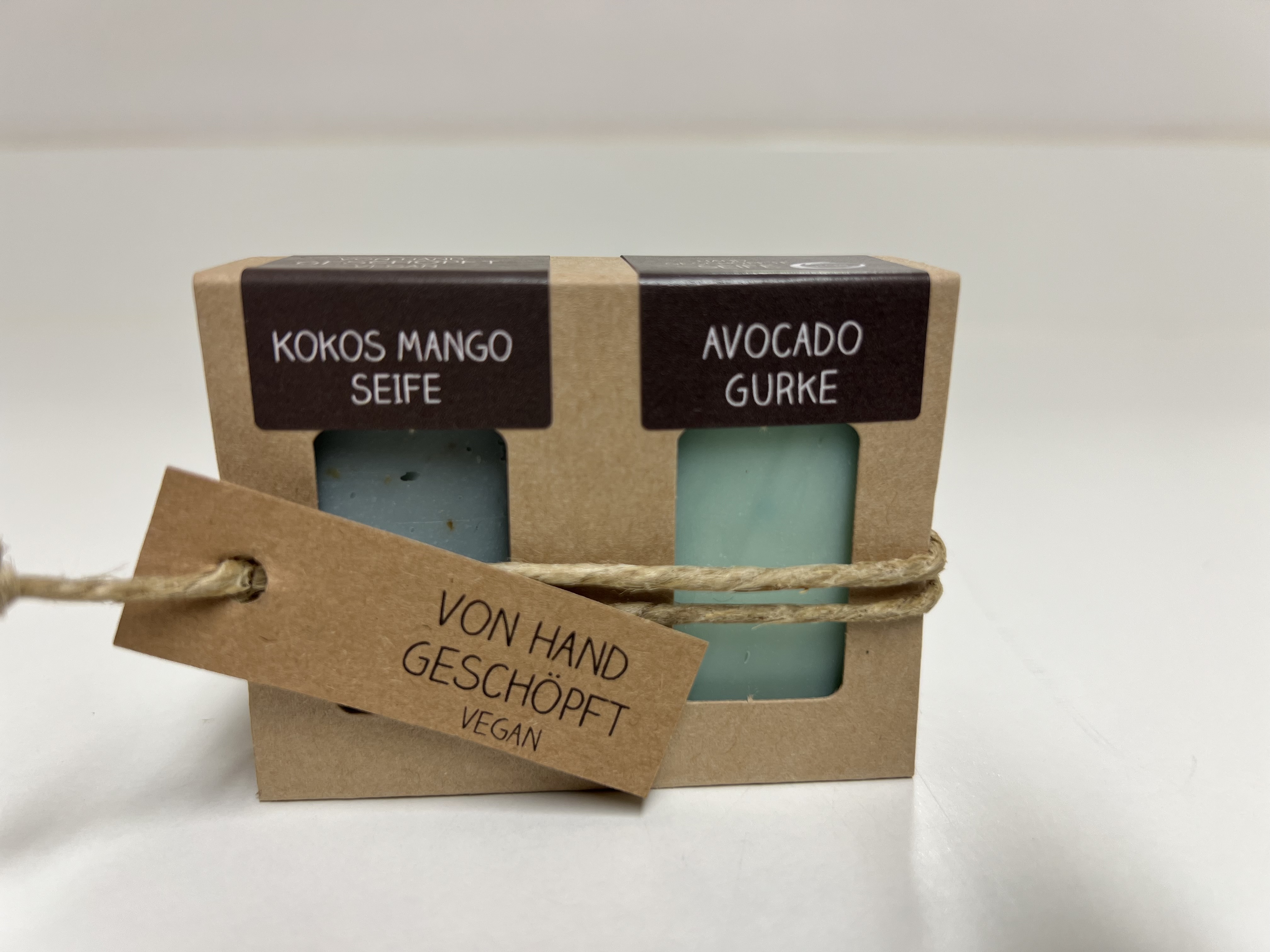 Mini-Seifen 2er-Set (Kokos-Mango, Avocado-Gurke) = 50 g Seife) Mini-Seifen 2er-Set (Kokos-Mango, Avocado-Gurke) = 50 g Seife)